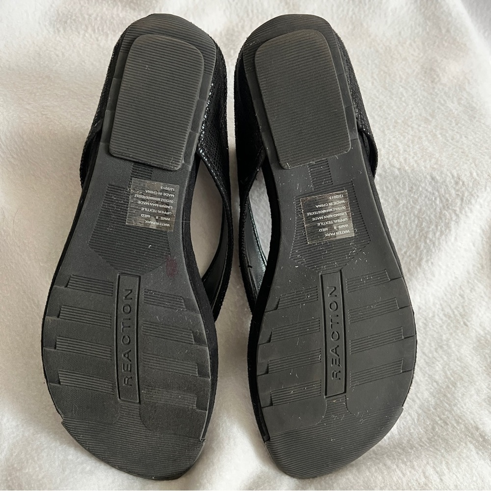 NWOB Kenneth Cole Vegan Suede Flip Flop Sandals - Picture 10 of 12
